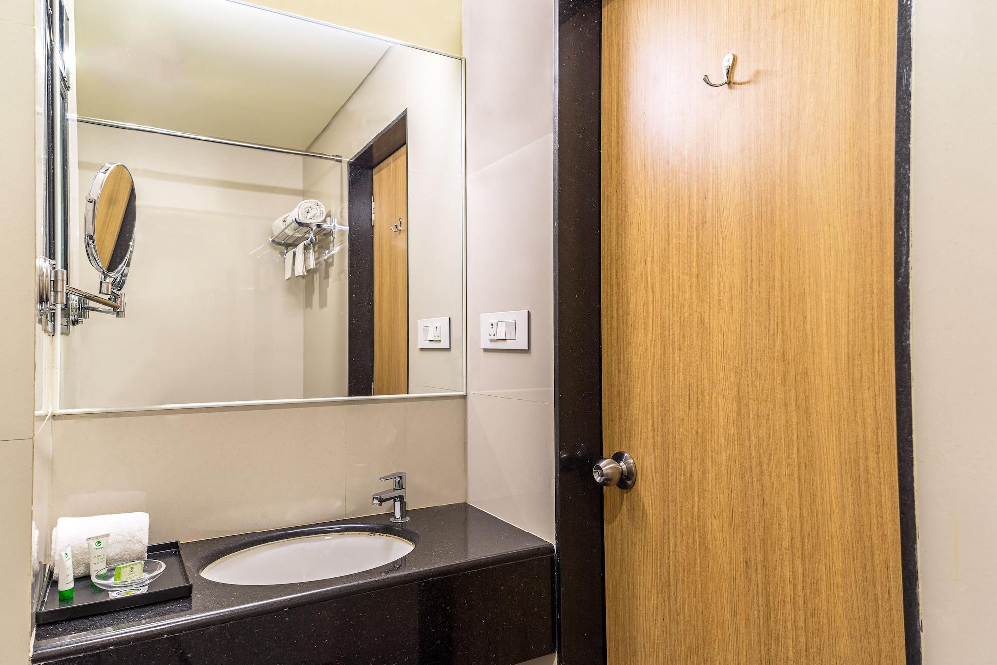 Treebo Premium Grand Emerald Pimpri-Chinchwad Exteriör bild