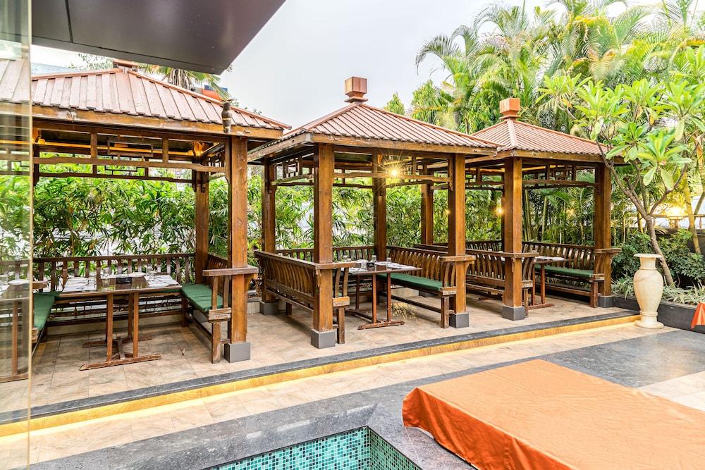 Treebo Premium Grand Emerald Pimpri-Chinchwad Exteriör bild