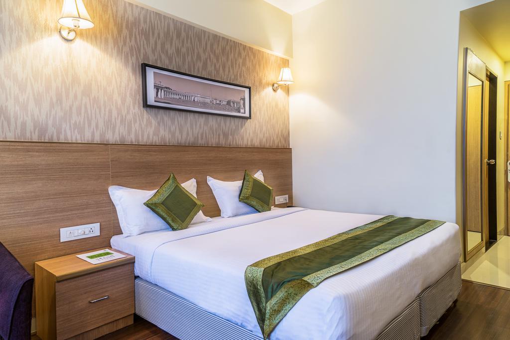 Treebo Premium Grand Emerald Pimpri-Chinchwad Exteriör bild