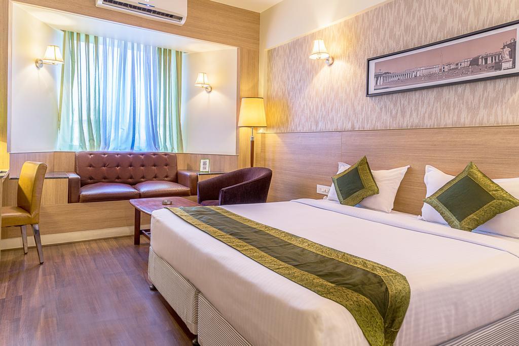 Treebo Premium Grand Emerald Pimpri-Chinchwad Exteriör bild