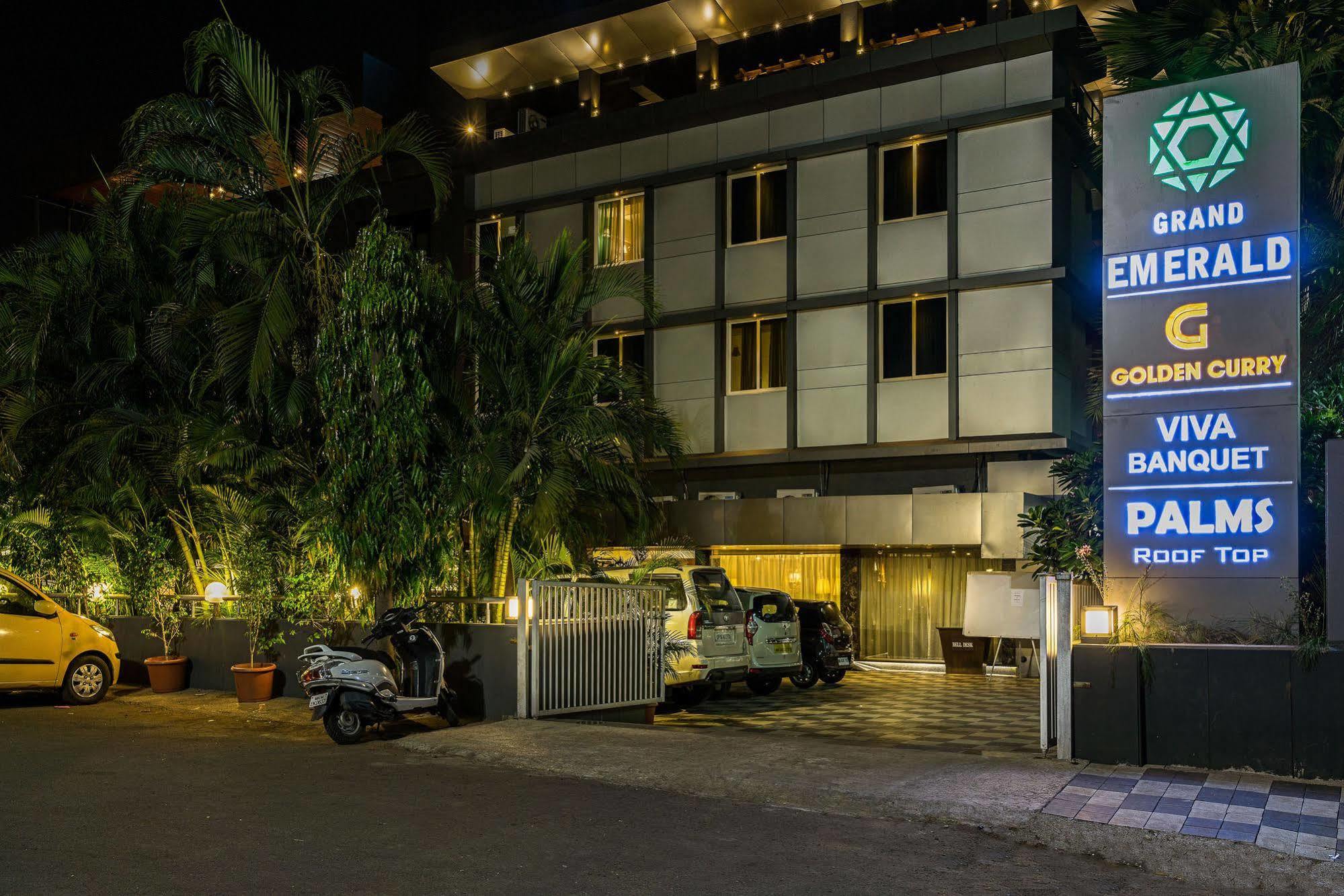Treebo Premium Grand Emerald Pimpri-Chinchwad Exteriör bild