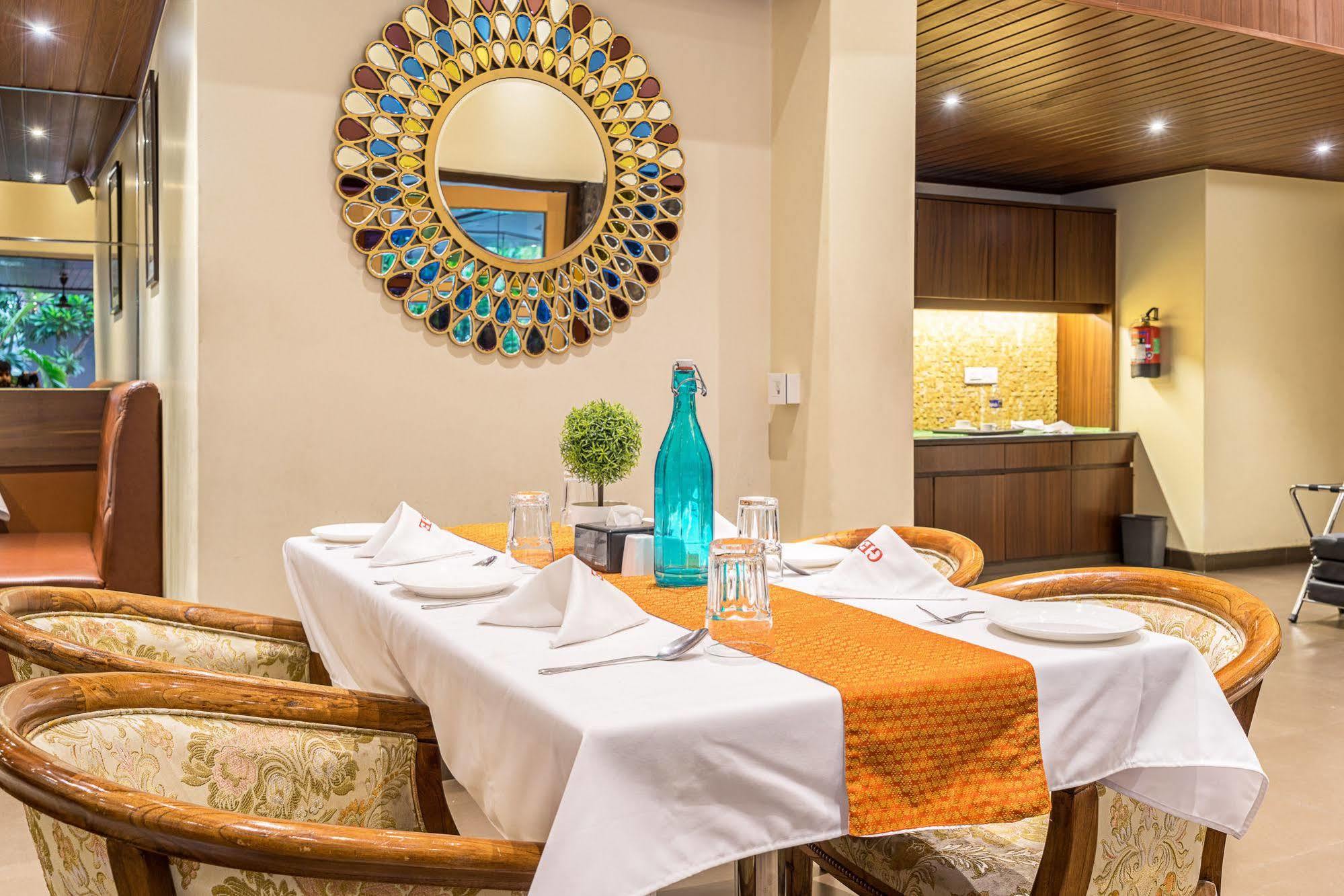 Treebo Premium Grand Emerald Pimpri-Chinchwad Exteriör bild
