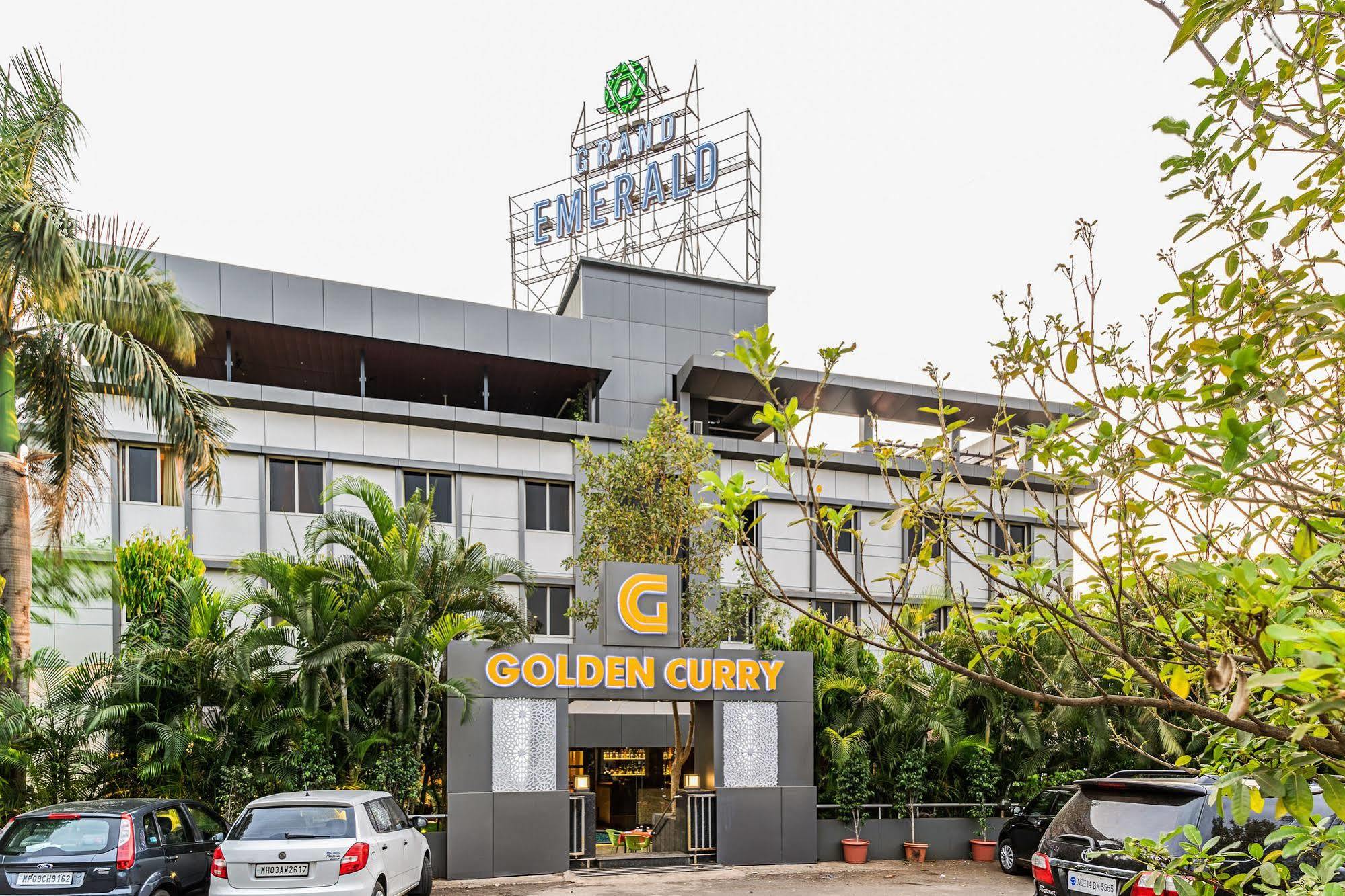 Treebo Premium Grand Emerald Pimpri-Chinchwad Exteriör bild