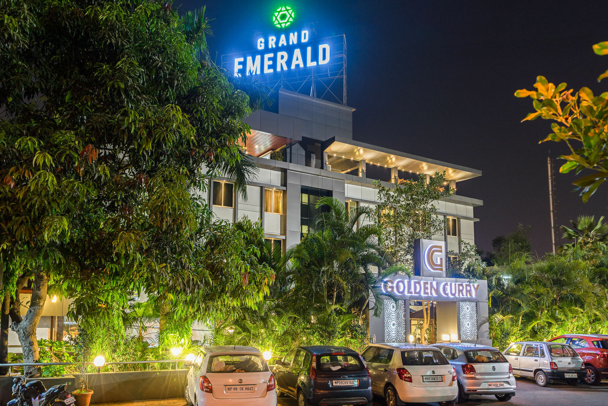 Treebo Premium Grand Emerald Pimpri-Chinchwad Exteriör bild